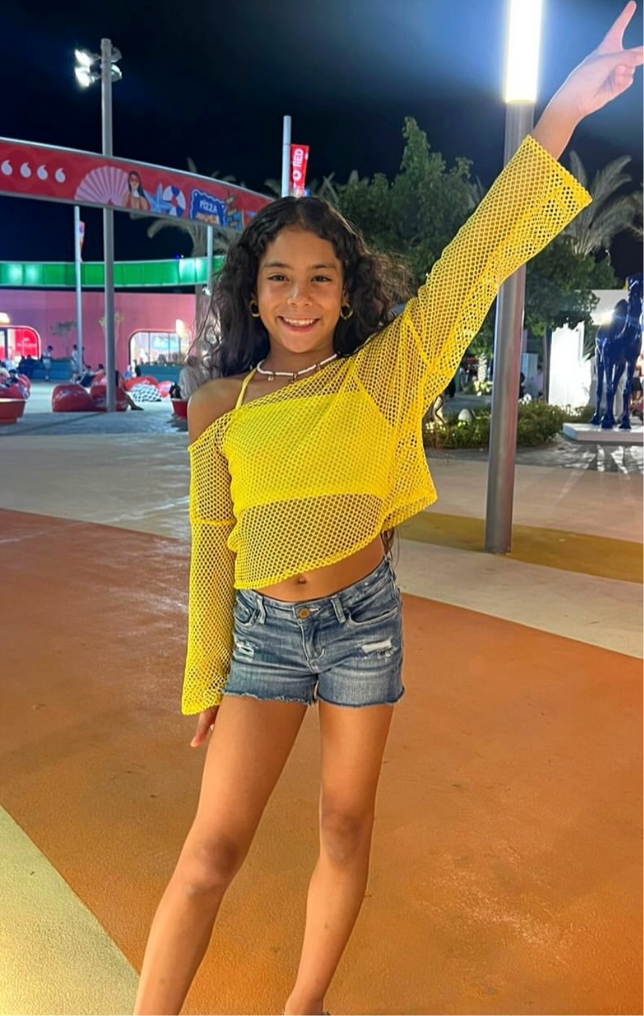 Yellow net coverup